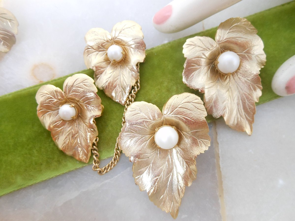 Vintage SARAH COVENTRY Set Chatelaine Sweater Scatter Brooch Earrings Pearl Leaf Chit Chat Designer Jewelry Gift Mid Century, VivianJoel.com