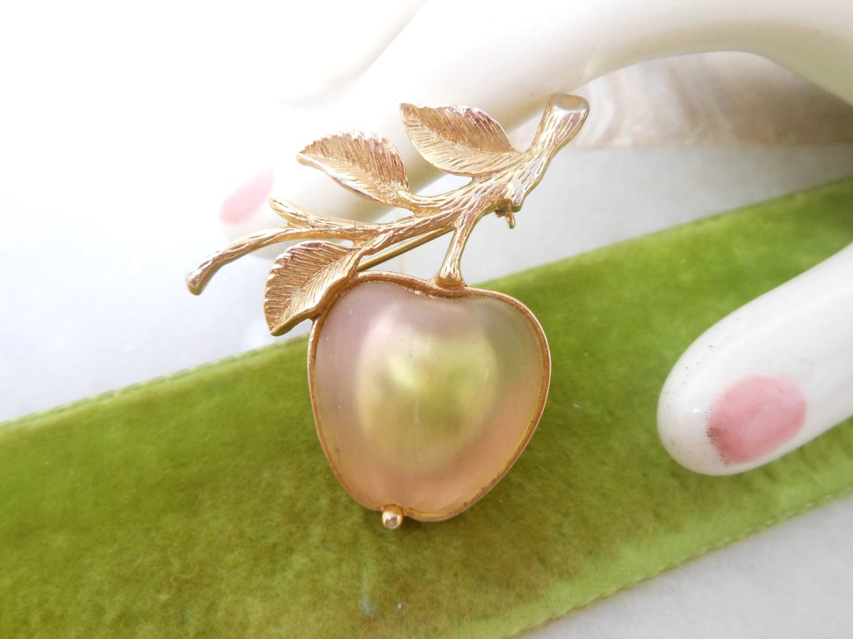 Vintage SARAH COVENTRY Brooch Apple Fruit Pin Luminous Lucite Delicious Mid Century Collectible Gift, VivianJoel.com