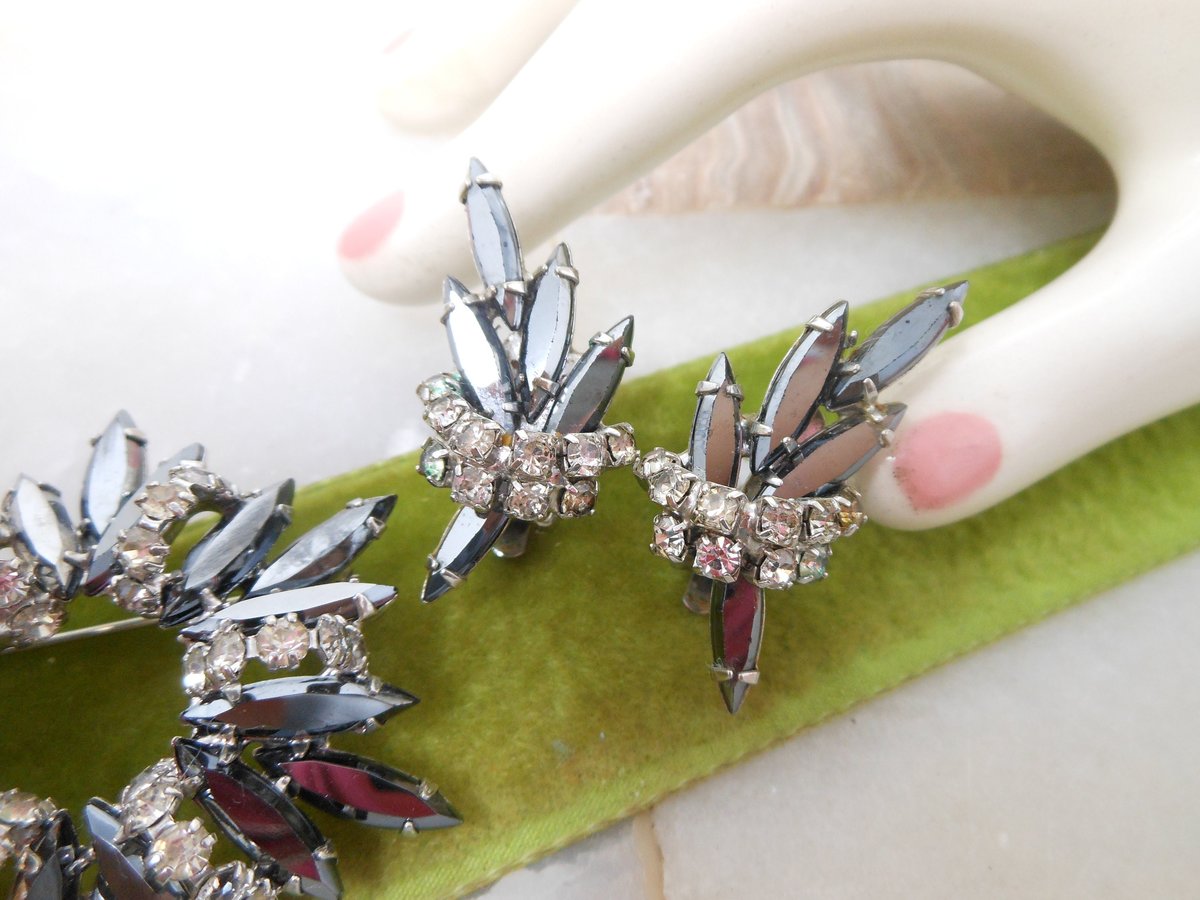 Vintage JULIANA Starburst Flower Brooch Earrings Set Hematite Pin Rhinestone Crystal Designer Verified Mid Century Jewelry, VivianJoel.com