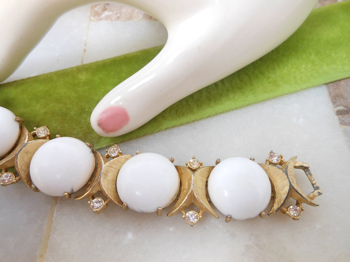 Vintage SARAH COVENTRY Chain Bracelet White Thermoset Rhinestone Gold Plate Snow Princess Mid Century Jewelry *Flaws As Is*, VivianJoel.com