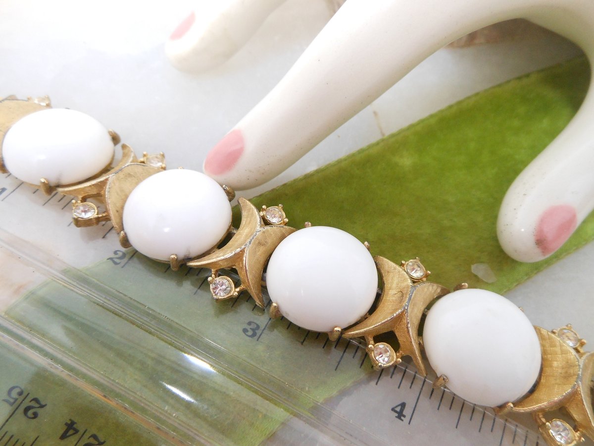 Vintage SARAH COVENTRY Chain Bracelet White Thermoset Rhinestone Gold Plate Snow Princess Mid Century Jewelry *Flaws As Is*, VivianJoel.com