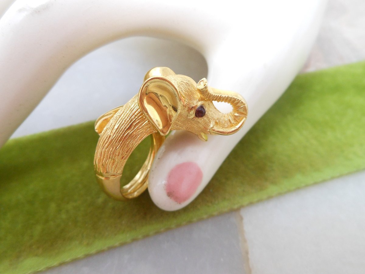 Vintage Crown TRIFARI Elephant Ring Ruby Glass Eye Gold Plate Figural Statement Costume Mid Century Designer * RARE* Jewelry, VivianJoel.com
