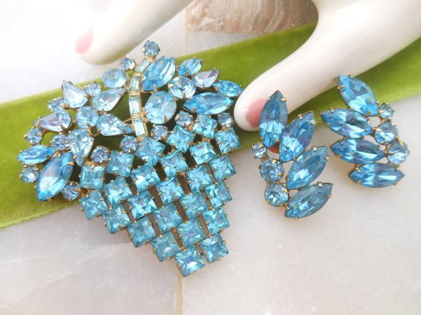 Vintage Aqua Blue Brooch Pin Earrings Set Rhinestone Flower Basket Jewelry Gift Mid Century, VivianJoel.com