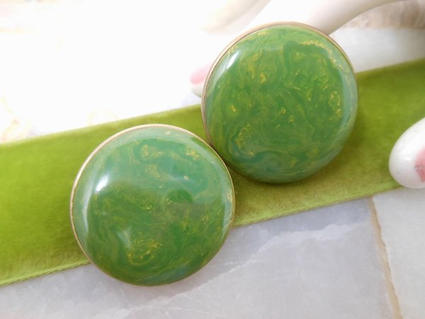 Vintage BAKELITE Jumbo Green Earrings Clip On Spinach Swirl Plastic Mid Century Art Deco Jewelry Gift, VivianJoel.com