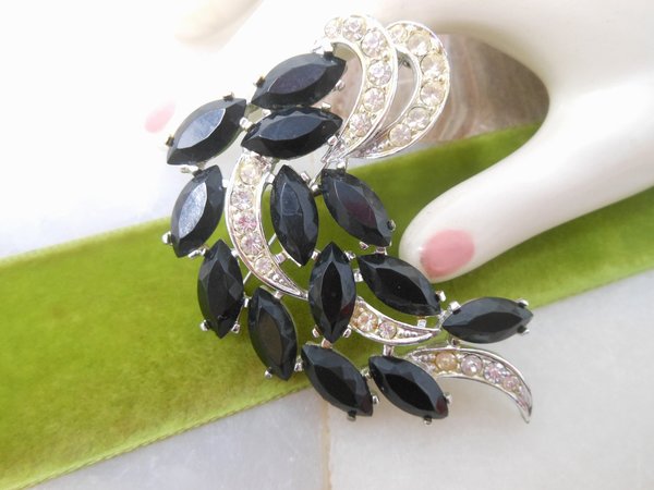 Vintage SARAH COVENTRY Brooch Black Rhinestone Designer Pin Vienna Flower Jewelry Mid Century, VivianJoel.com