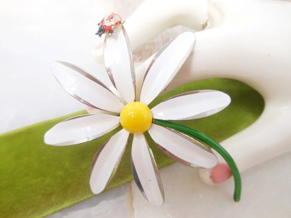 Vintage Daisy Brooch Flower Ladybug Insect Bug Pin Enamel Mid Century MOD Jewelry Gift, VivianJoel.com