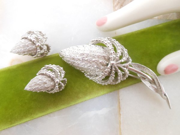 Vintage CORO Pegasus Flower Set Brooch Earrings Demi Parure Clip On Designer Classic Mid Century Jewelry Gift, VivianJoel.com