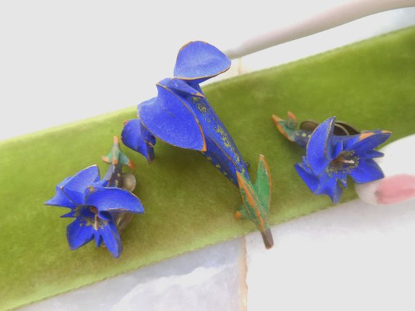Vintage BAKELITE Deep Carved Brooch Earrings Set Painted Cobalt Blue Lily Flower Pin Art Nouveau Old Plastic Mid Century, VivianJoel.com