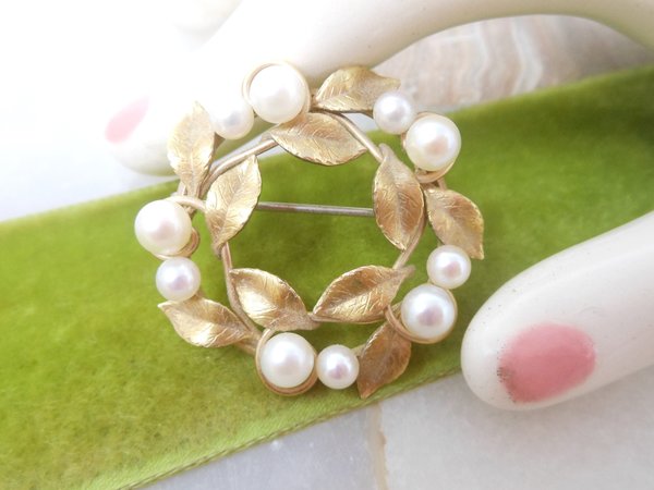 Vintage KREMENTZ Brooch Pin Pearl Flower Wreath Circle Vine Mid Century Designer Jewelry Gift, VivianJoel.com
