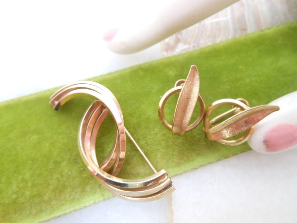 Vintage VAN DELL Gold Fill Brooch Earrings Set Screw Back Minimalist GF Petite Pin Designer Mid Century Jewelry Gift, VivianJoel.com