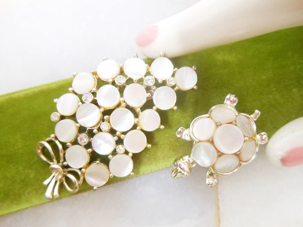 Vintage Mother of Pearl Rhinestone Flower Turtle Pin Brooch LOT 2 AMERIQUE Mid Century Jewelry Gift, VivianJoel.com