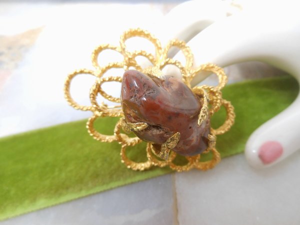 Vintage Chunky Big Agate Brooch Stone Pin Gold Tone Plate Mid Century Jewelry Gift, VivianJoel.com