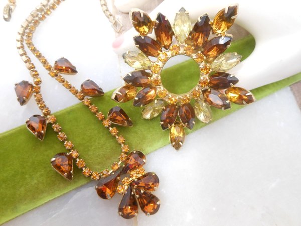 Vintage Topaz Brooch Flower Rhinestone Starburst Pin Necklace Set Wreath Juliana Style Jewelry Gift  Mid Century, VivianJoel.com