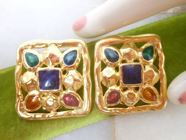 Vintage Mogul Earrings Clip On Colorful Multi Color Chunky Groovy Funky 80s Gold Tone Plate Jewelry, VivianJoel.com