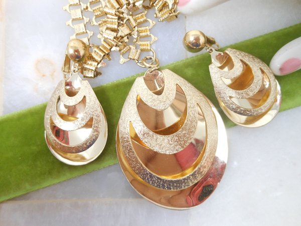 Vintage SARAH COVENTRY Necklace SET Huge Pendant Statement Dangle Earrings Designer Book Chain Mid Century Jewelry, VivianJoel.com