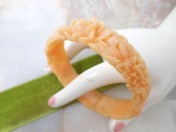 Vintage Celluloid Flower Garland Bangle Bracelet Carved Molded Art Deco Bakelite Era Mid Century Jewelry, VivianJoel.com