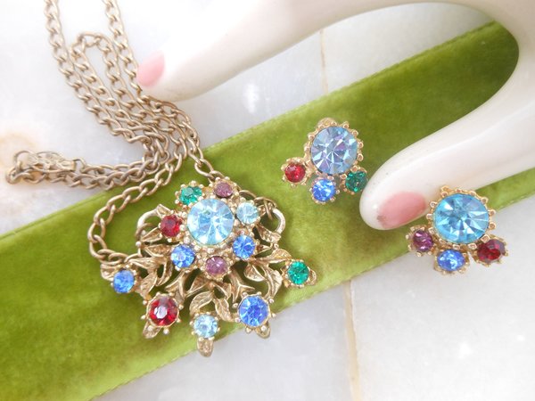 Vintage Rhinestone Necklace Earrings Set Pendant Screw Back Flower Mid Century Jewelry Regency Revival, VivianJoel.com