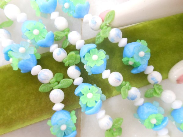 Vintage Plastic Lei Flower Necklace Garland Bead Daisy Flower Cluster Mix Blue Green Long 36" MOD Mid Century Jewelry Gift, VivianJoel.com
