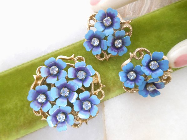Vintage AVON Designer Brooch Earrings Set Blue Flower Pin Enamel Rhinestone Clip On Love Blossoms Forget Me Not Jewelry Gift, VivianJoel.com