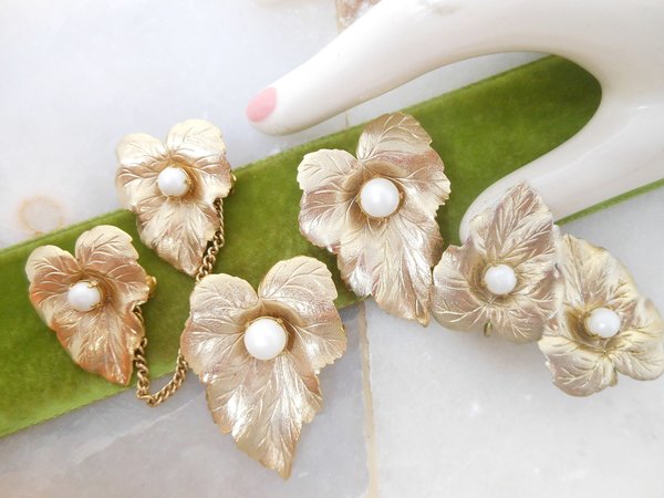 Vintage SARAH COVENTRY Set Chatelaine Sweater Scatter Brooch Earrings Pearl Leaf Chit Chat Designer Jewelry Gift Mid Century, VivianJoel.com